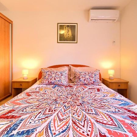 Apartman Noel Krk Town Buitenkant foto