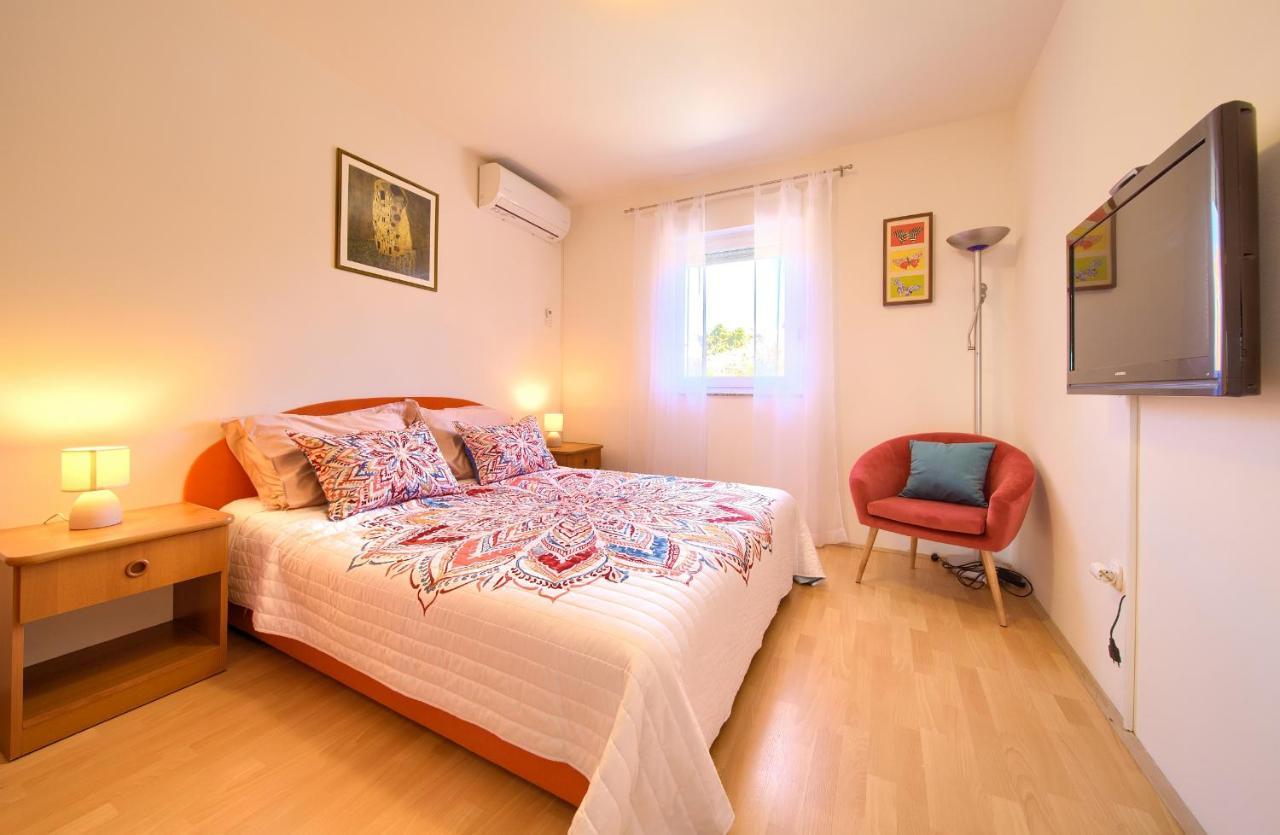Apartman Noel Krk Town Buitenkant foto
