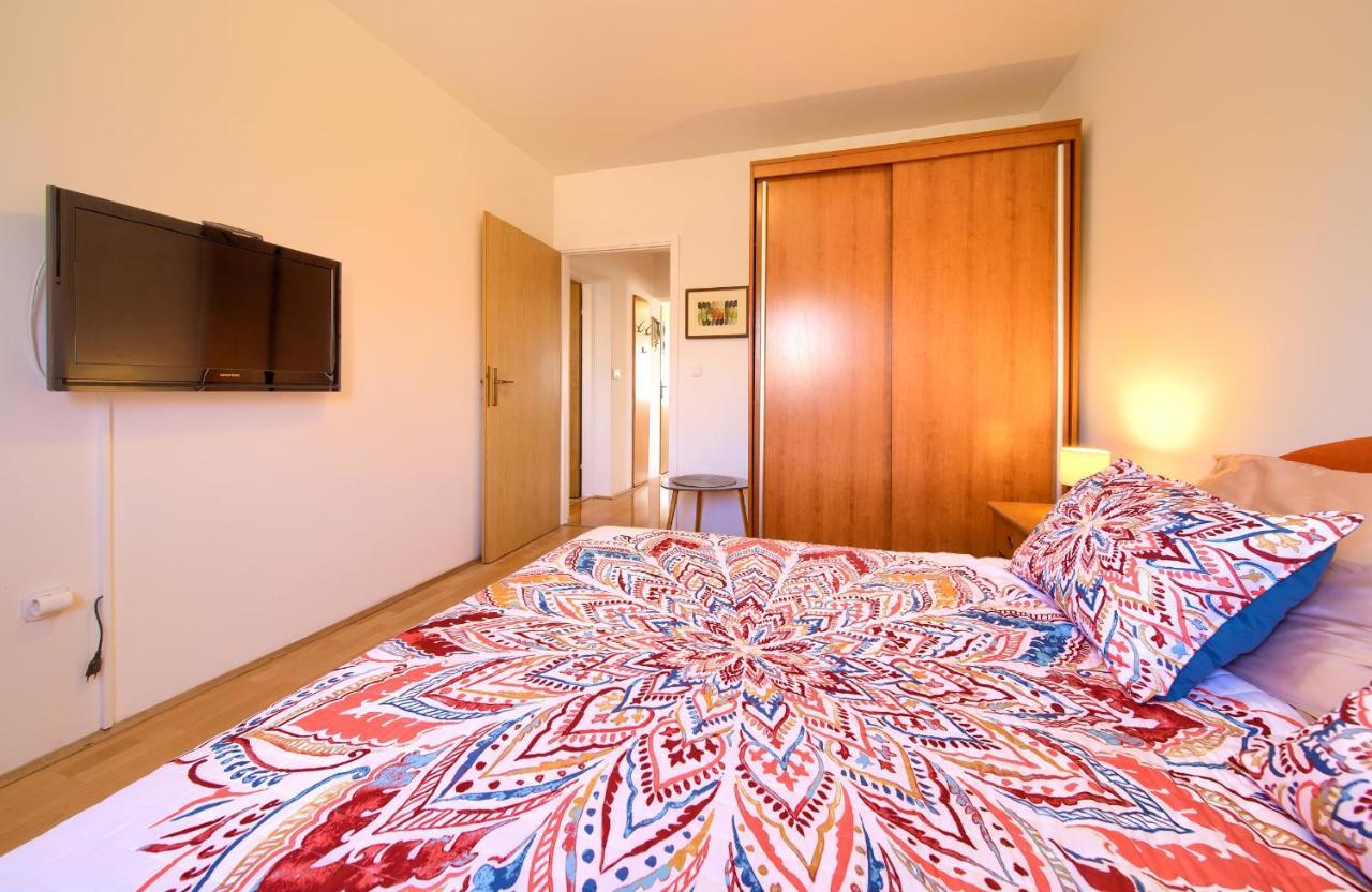 Apartman Noel Krk Town Buitenkant foto